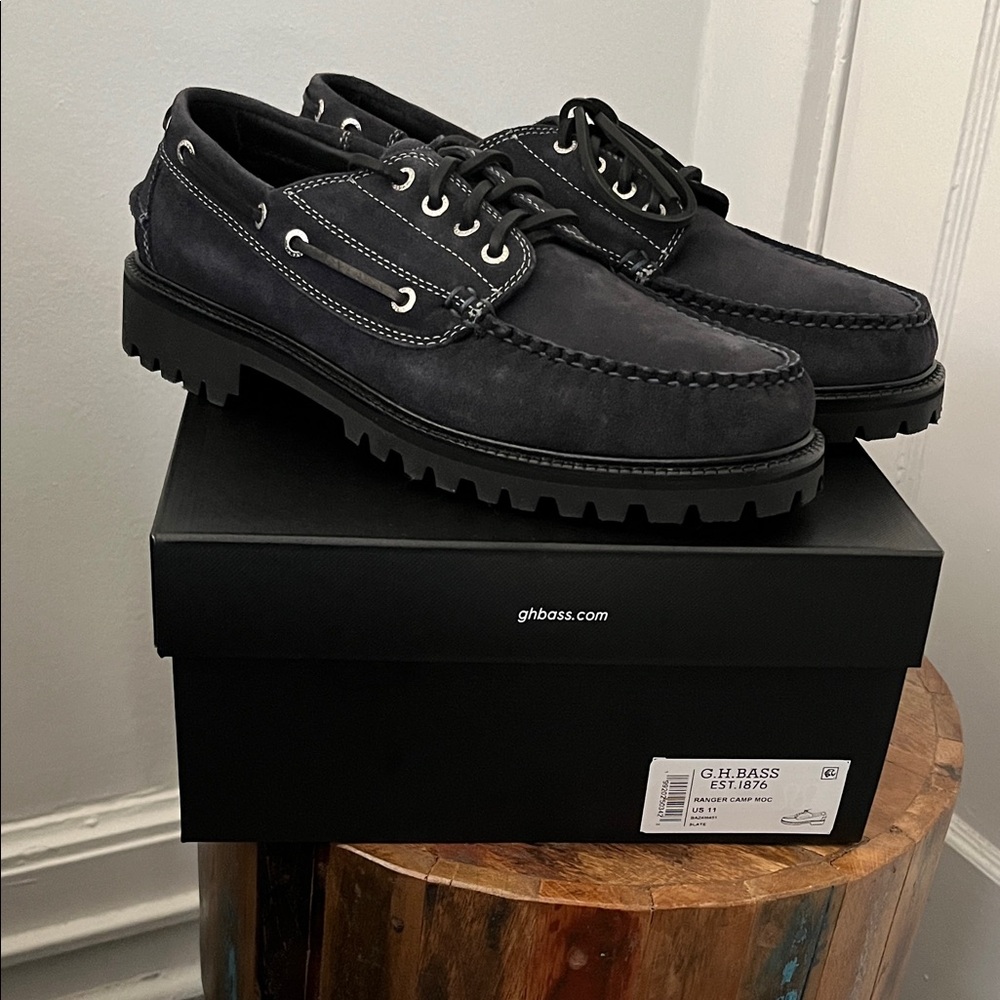 Brand New pair of GH Bass Ranger navy blue size 11